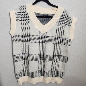 SHEIN Sweater Vest Womens Large Cream Black Check Plaid V Neck Knit Pullover